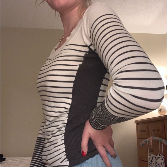 Striped sweater - Picture 4 of 4